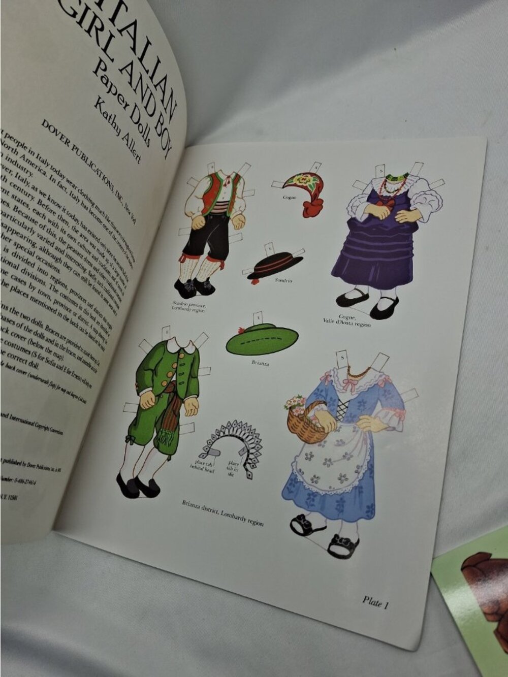 Vtg Italian Girl and Boy Paper Dolls Book 1993 Kathy Allert- Uncut - New - Picture 11 of 11